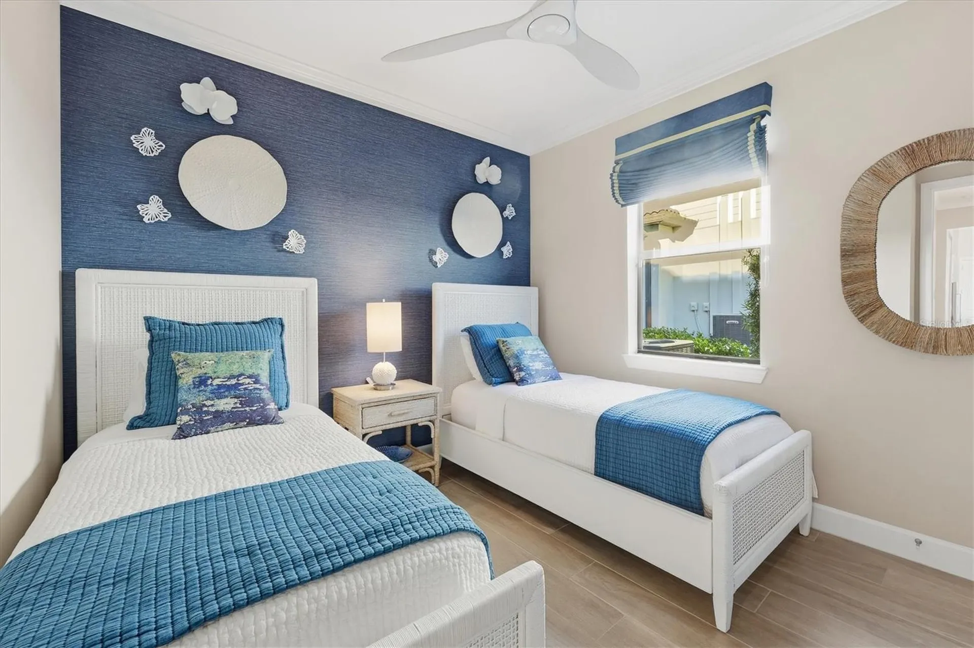 7885 Mainsail Lane Sarasota FL 34240