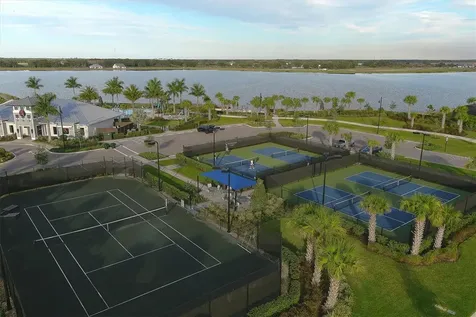 7885 Mainsail Lane Sarasota FL 34240
