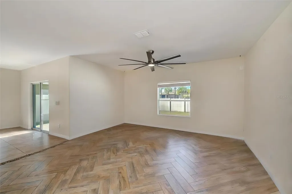1902 Hawks View Drive Ruskin FL 33570