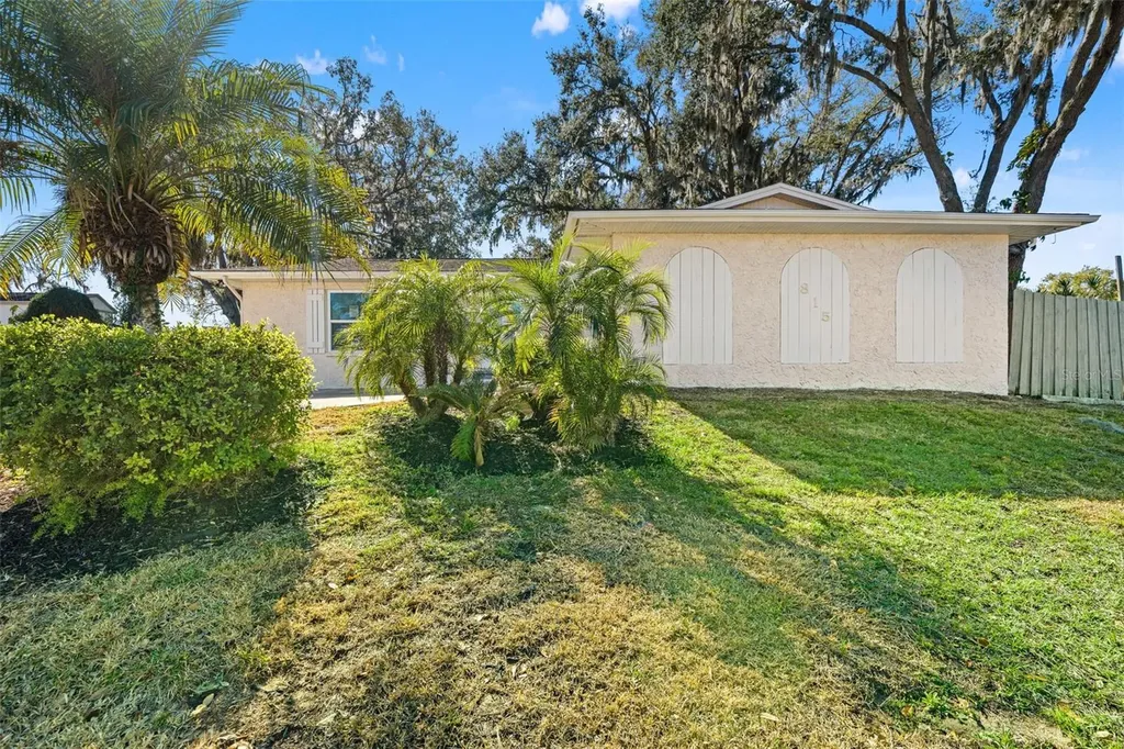 815 Shangri La Drive Seffner FL 33584