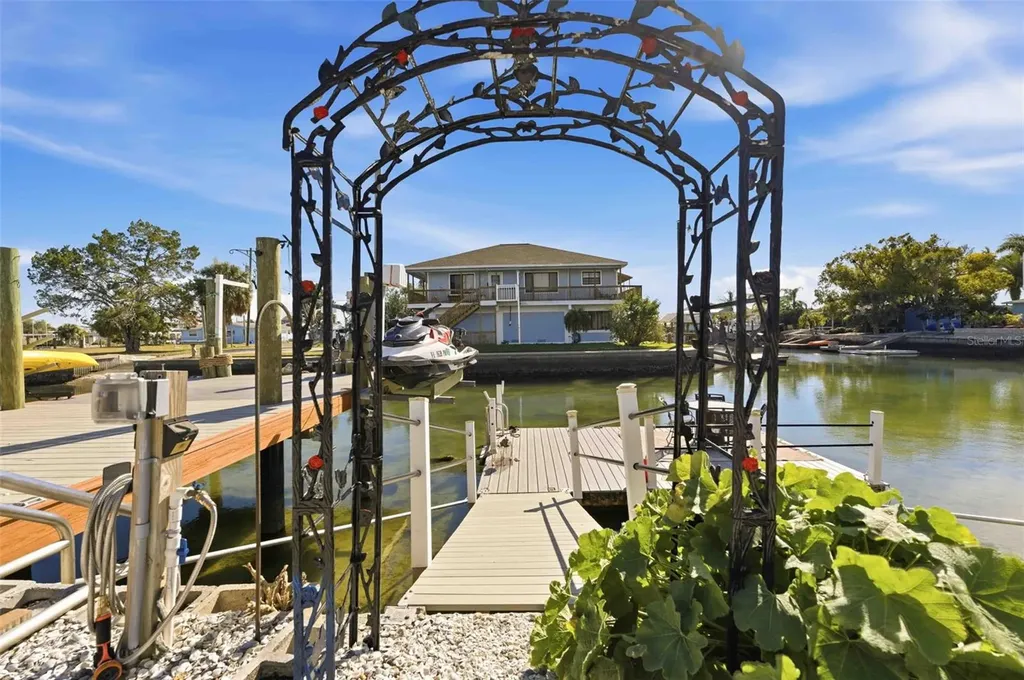 6424 Boatyard Drive Hudson FL 34667