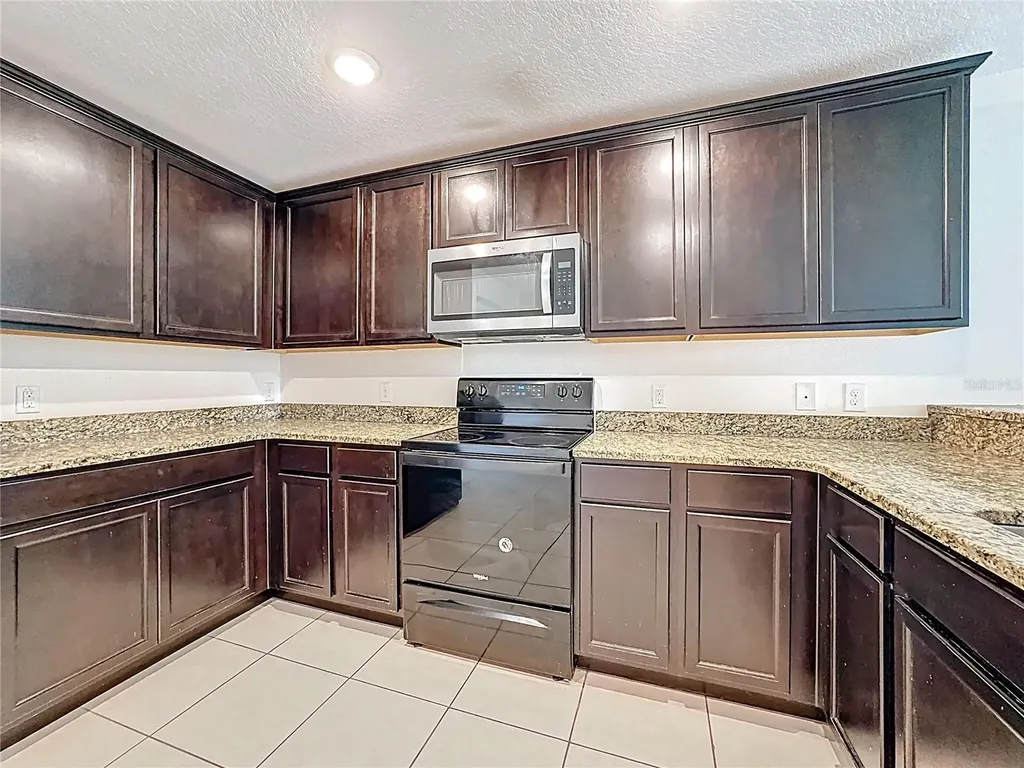1899 Amber Sweet Circle Dundee FL 33838
