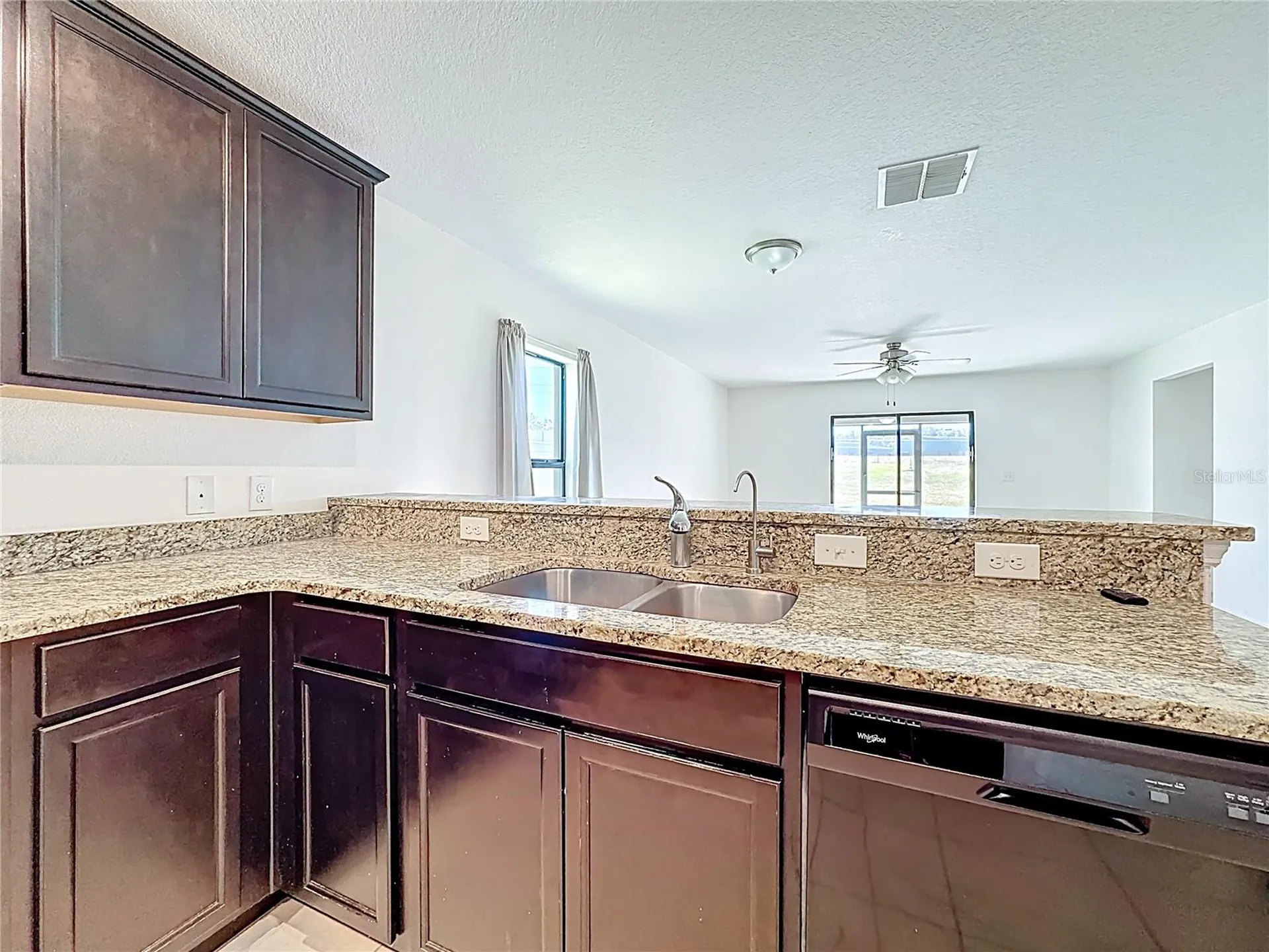 1899 Amber Sweet Circle Dundee FL 33838