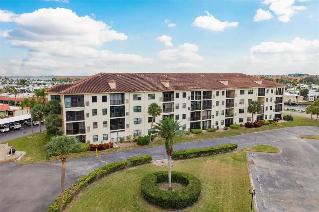19029 Us Highway 19 N Clearwater FL 33764