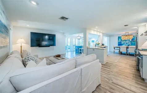 2910 Alton Drive St Pete Beach FL 33706