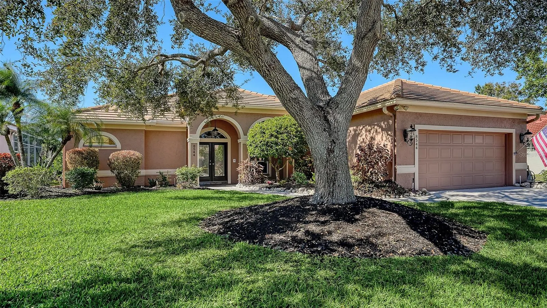 8544 Park Shore Lane Sarasota FL 34238
