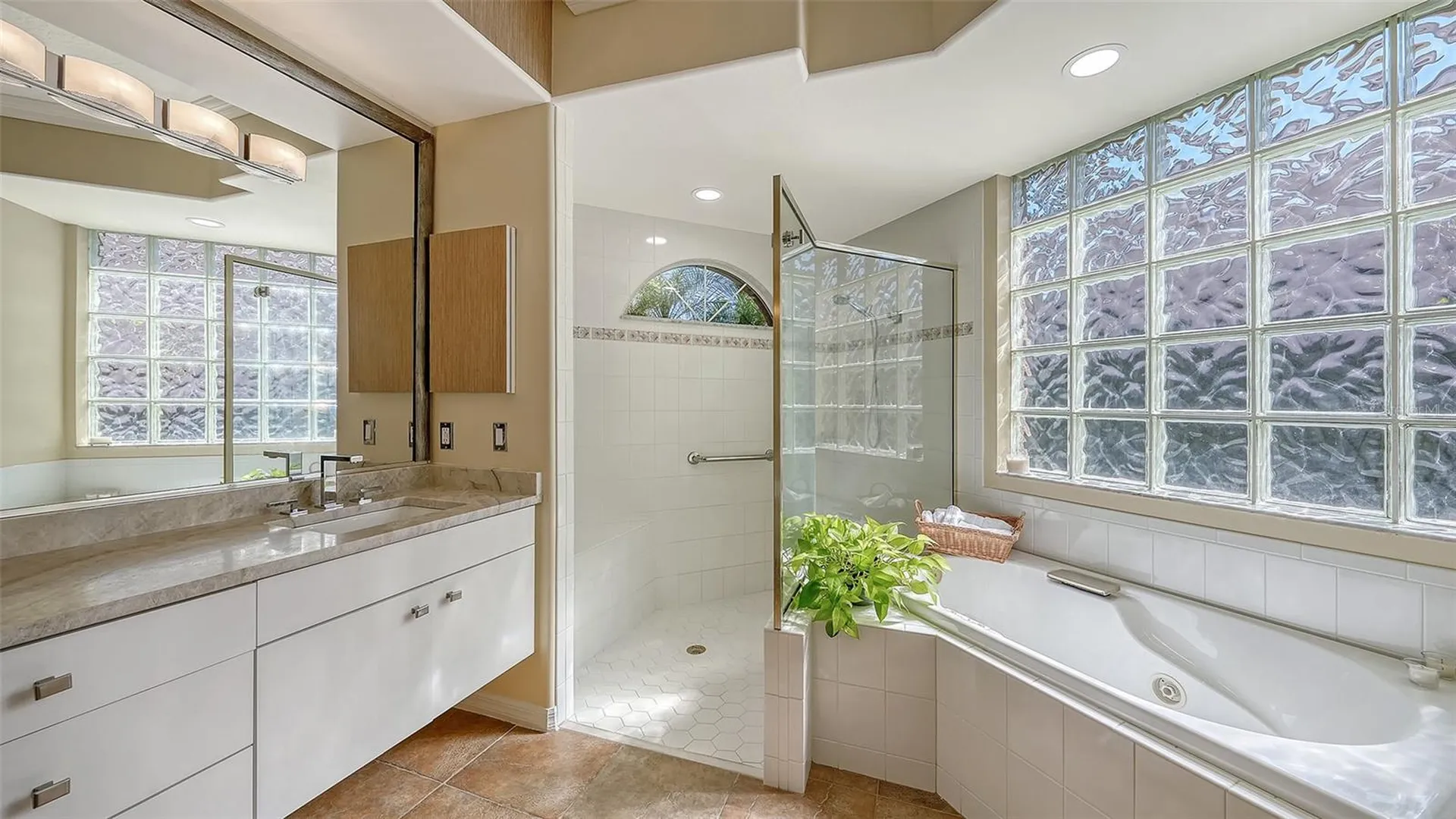 8544 Park Shore Lane Sarasota FL 34238