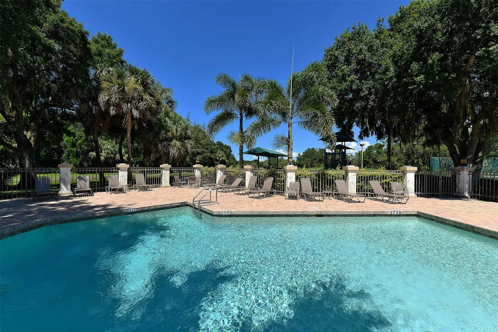 8544 Park Shore Lane Sarasota FL 34238