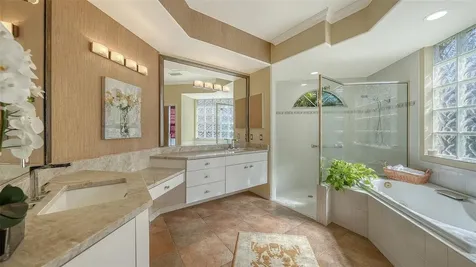 8544 Park Shore Lane Sarasota FL 34238