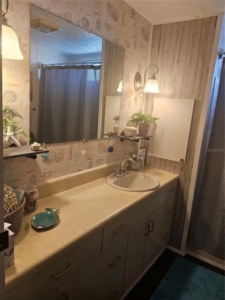 3317 Overcup Oak Terrace Sarasota FL 34237