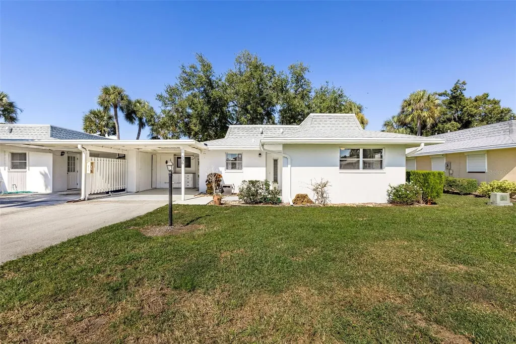 536 Pangola Drive North Fort Myers FL 33903