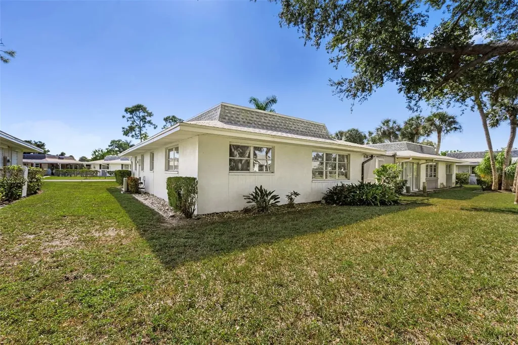 536 Pangola Drive North Fort Myers FL 33903