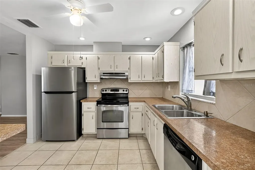 536 Pangola Drive North Fort Myers FL 33903