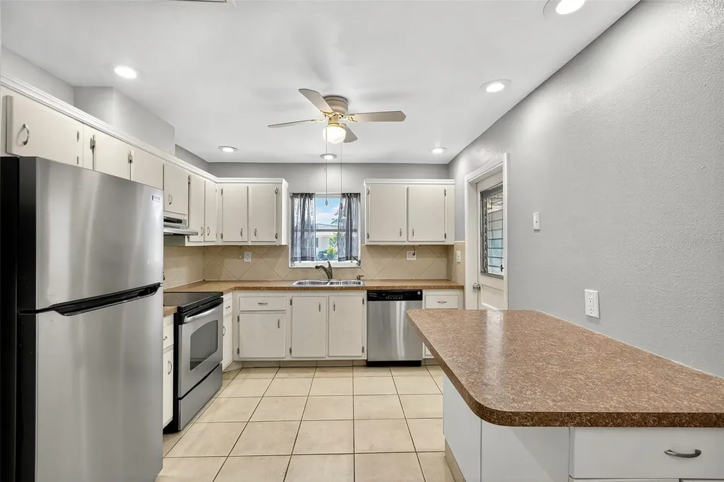 536 Pangola Drive North Fort Myers FL 33903