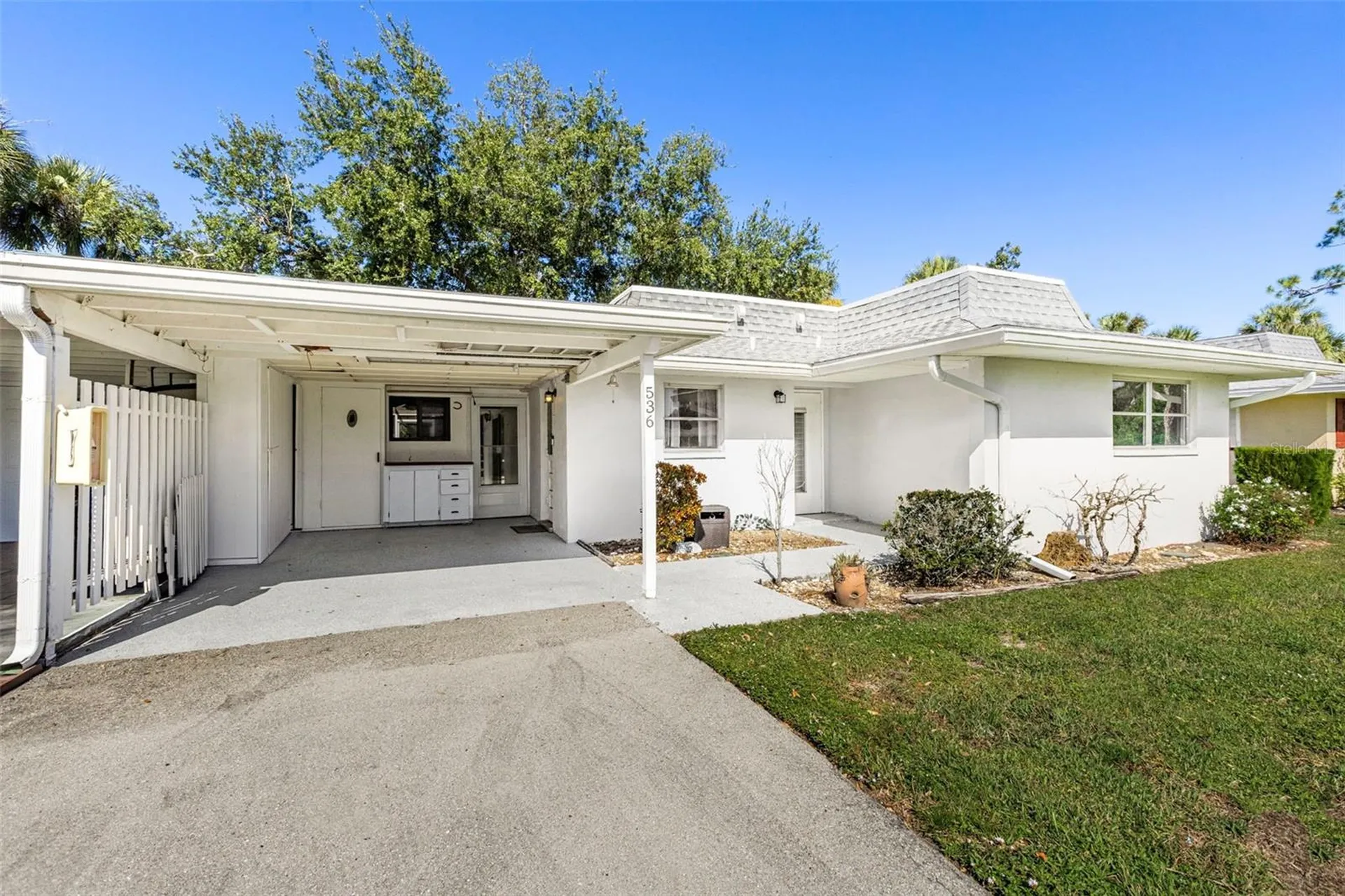 536 Pangola Drive North Fort Myers FL 33903