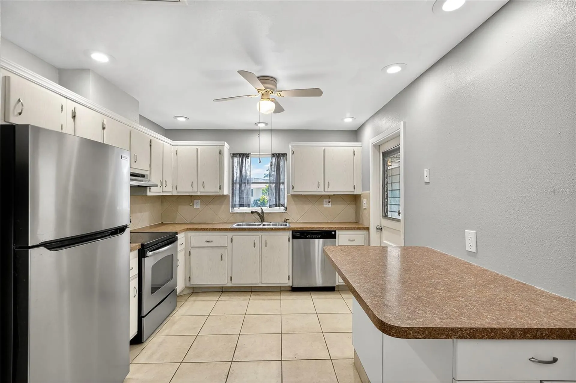 536 Pangola Drive North Fort Myers FL 33903