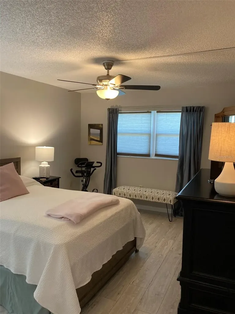 5725 80th Street N St Petersburg FL 33709