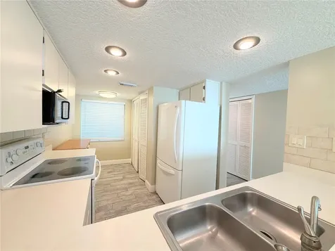 4550 Bay Boulevard Port Richey FL 34668