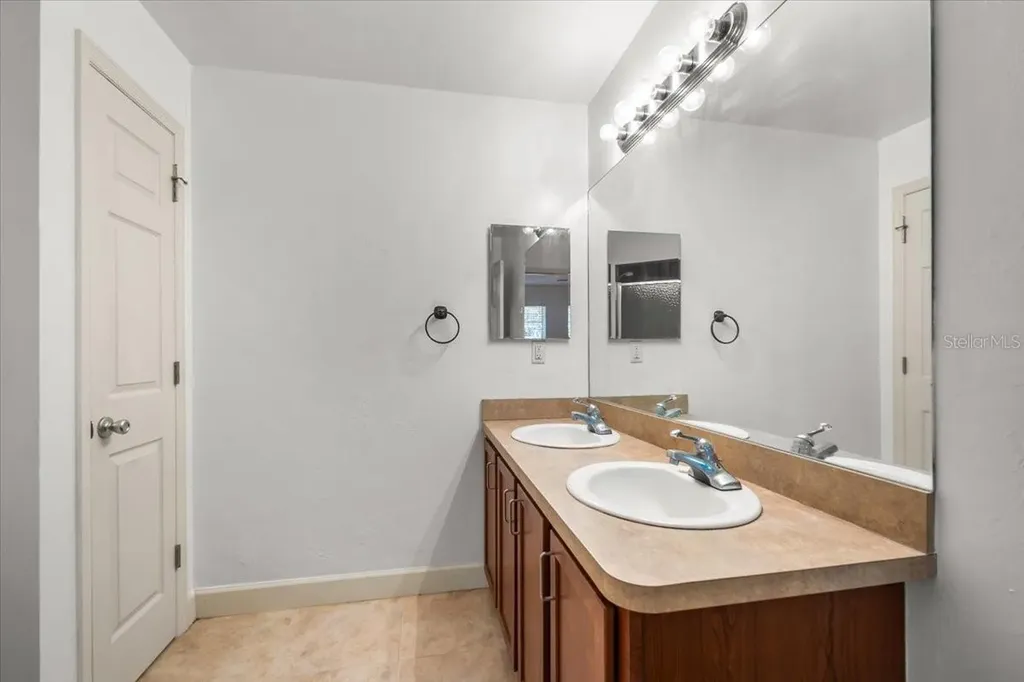 2945 SW 35th Place Gainesville FL 32608