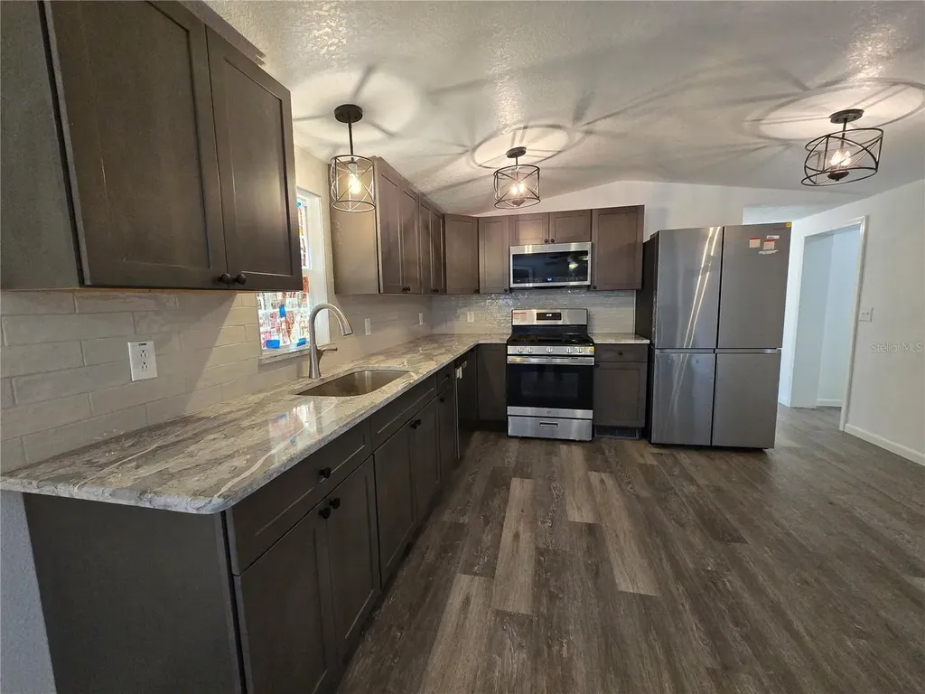 43541 Dixie Drive Paisley FL 32767