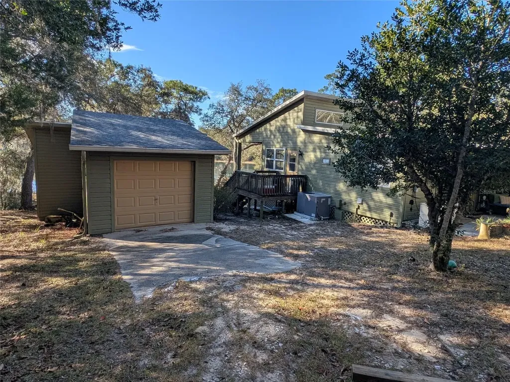 14730 SE 61st Street Road Ocklawaha FL 32179