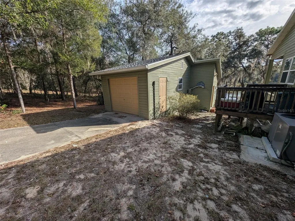 14730 SE 61st Street Road Ocklawaha FL 32179