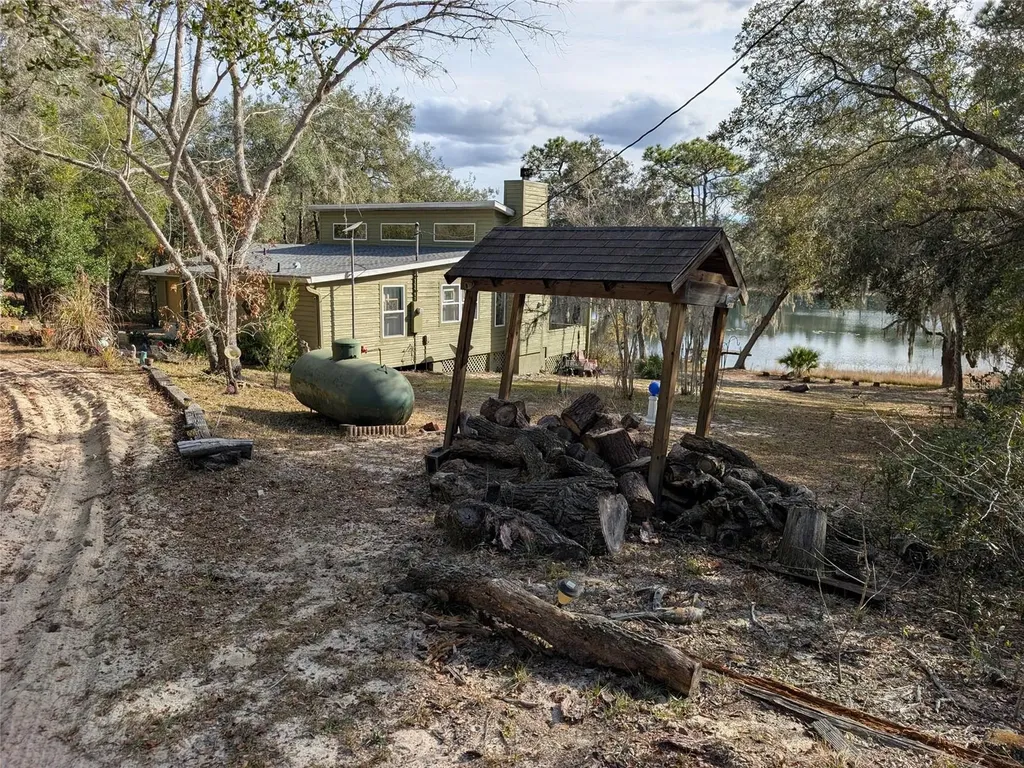 14730 SE 61st Street Road Ocklawaha FL 32179