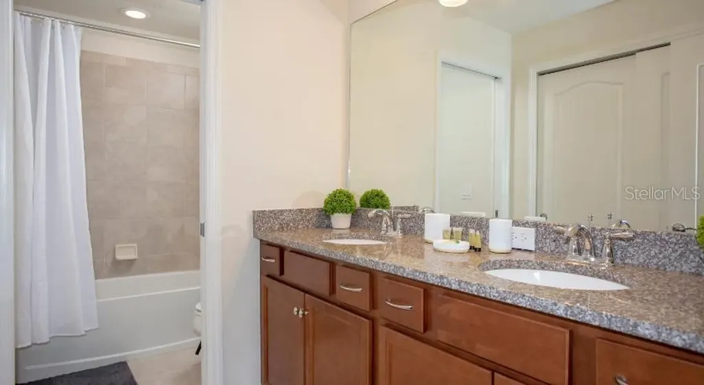 8879 Geneve Court Kissimmee FL 34747