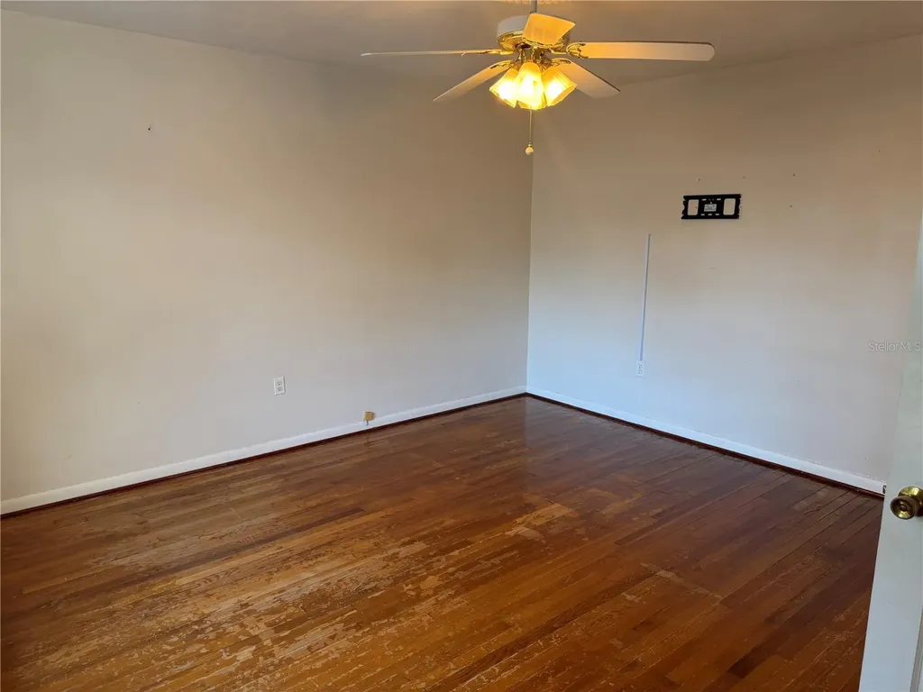 5335 6th Street Zephyrhills FL 33542