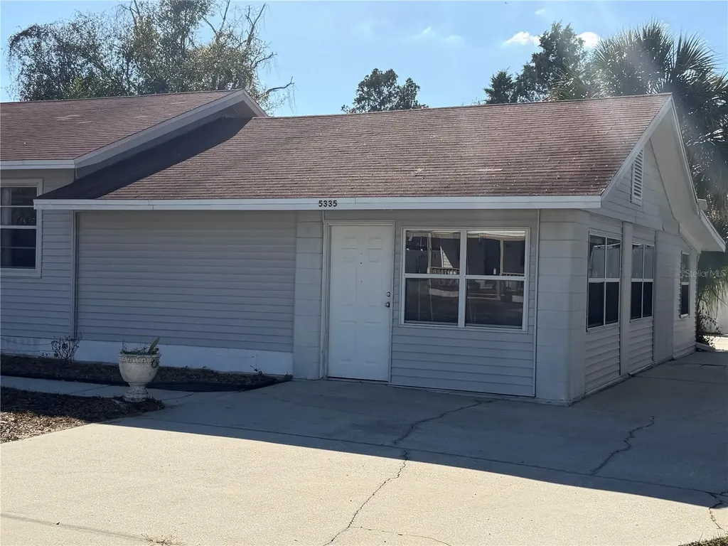 5335 6th Street Zephyrhills FL 33542