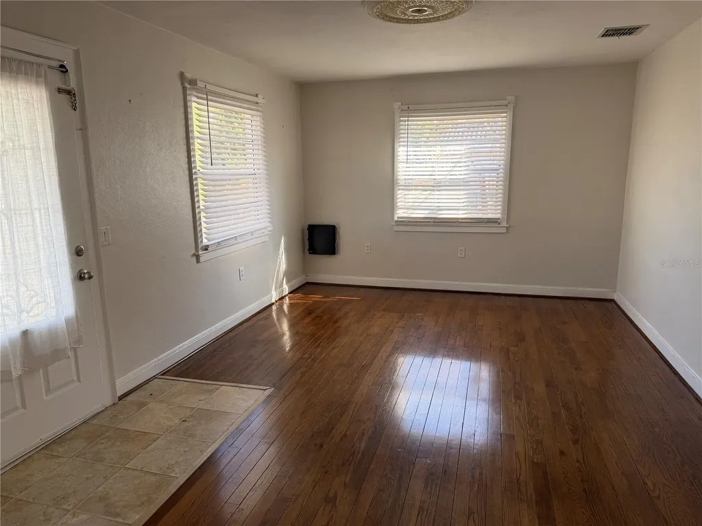 5335 6th Street Zephyrhills FL 33542