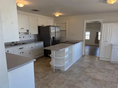 5335 6th Street Zephyrhills FL 33542