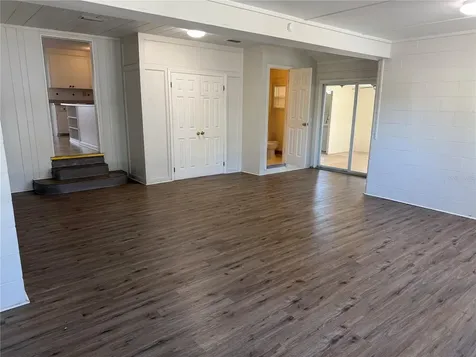 5335 6th Street Zephyrhills FL 33542