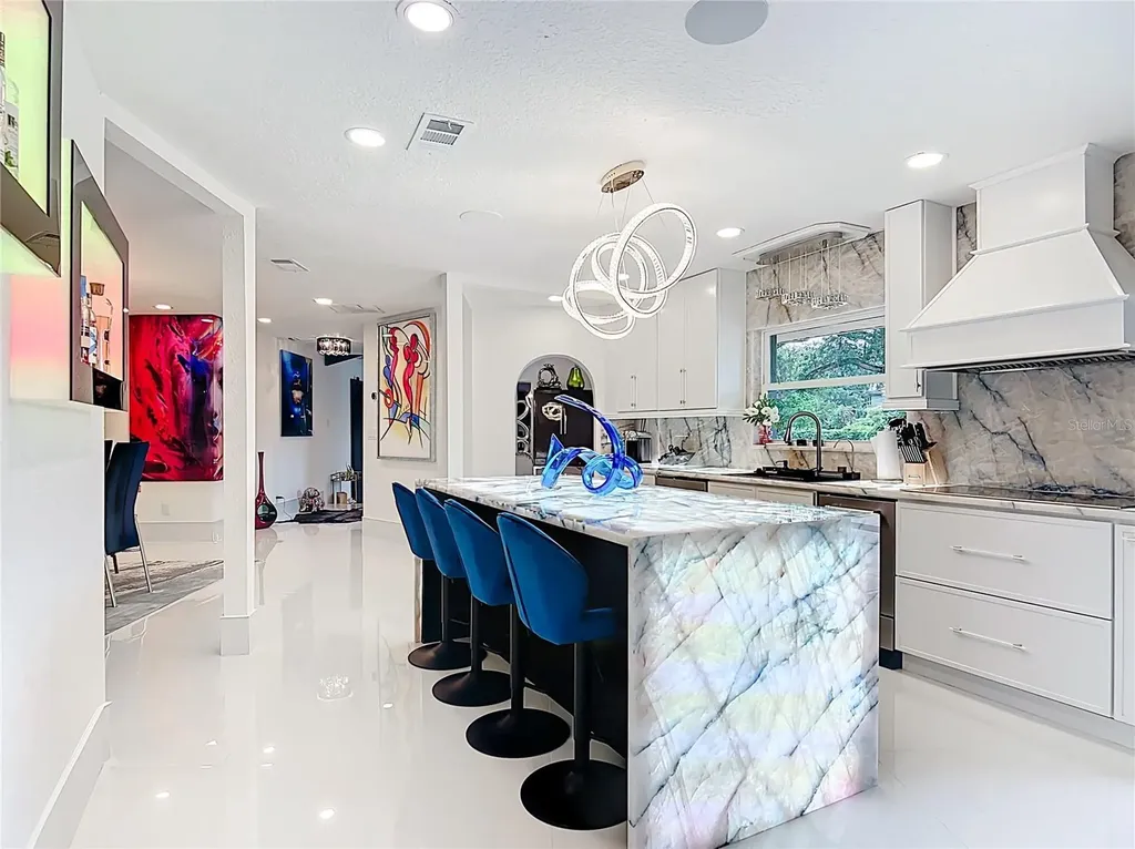 823 SW Kings Bay Drive Crystal River FL 34429