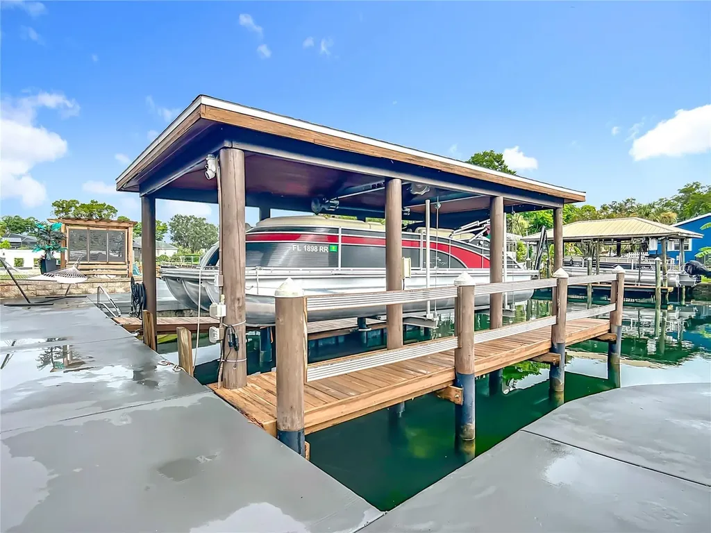 823 SW Kings Bay Drive Crystal River FL 34429