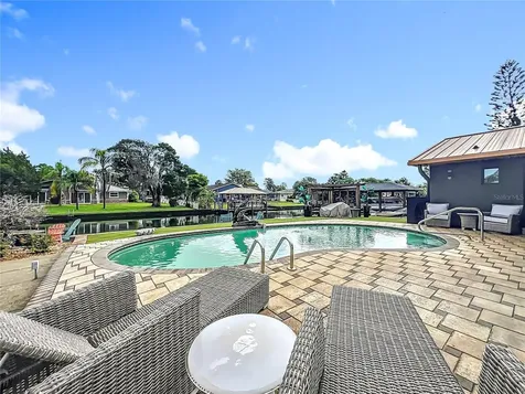 823 SW Kings Bay Drive Crystal River FL 34429
