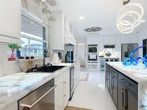 823 SW Kings Bay Drive Crystal River FL 34429