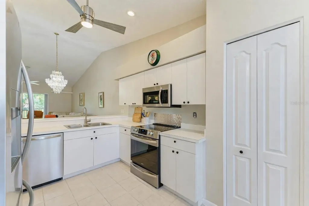 9580 High Gate Drive Sarasota FL 34238