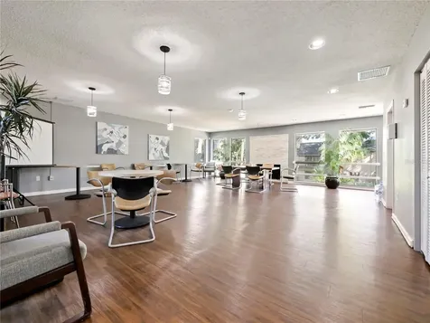 4209 S Semoran Boulevard Orlando FL 32822