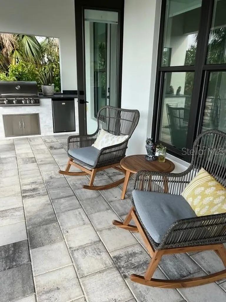 790 Cordova Boulevard NE St Petersburg FL 33704
