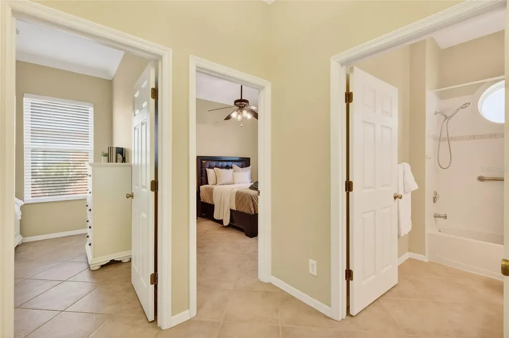 3712 5th Avenue NE Bradenton FL 34208