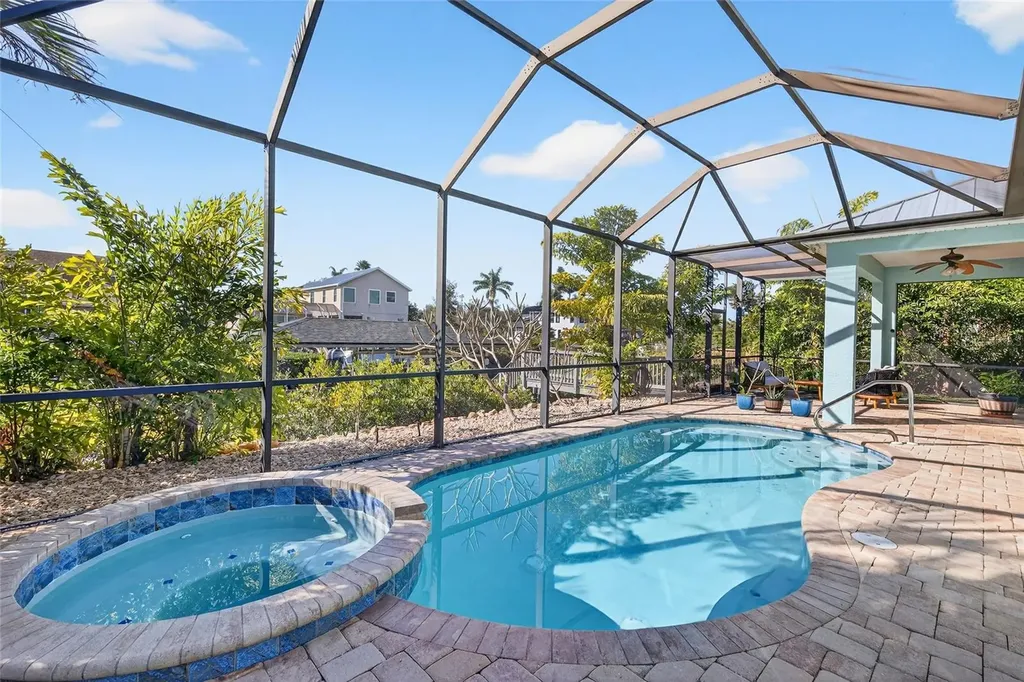 3712 5th Avenue NE Bradenton FL 34208
