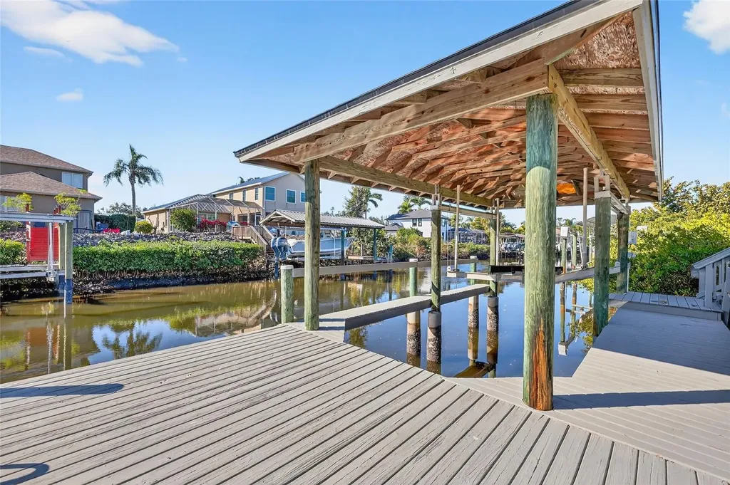 3712 5th Avenue NE Bradenton FL 34208