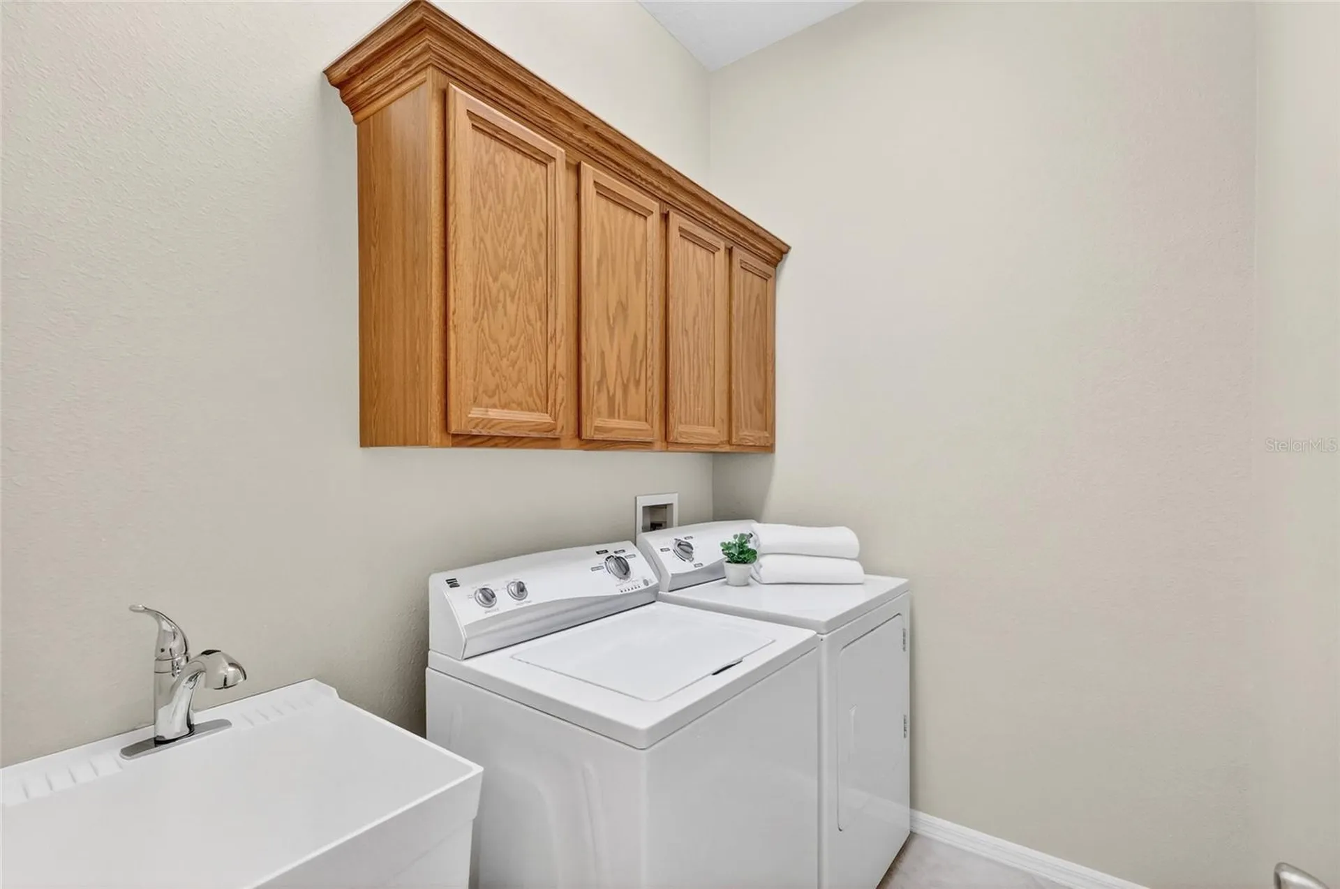 3712 5th Avenue NE Bradenton FL 34208