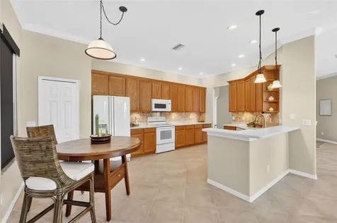 3712 5th Avenue NE Bradenton FL 34208