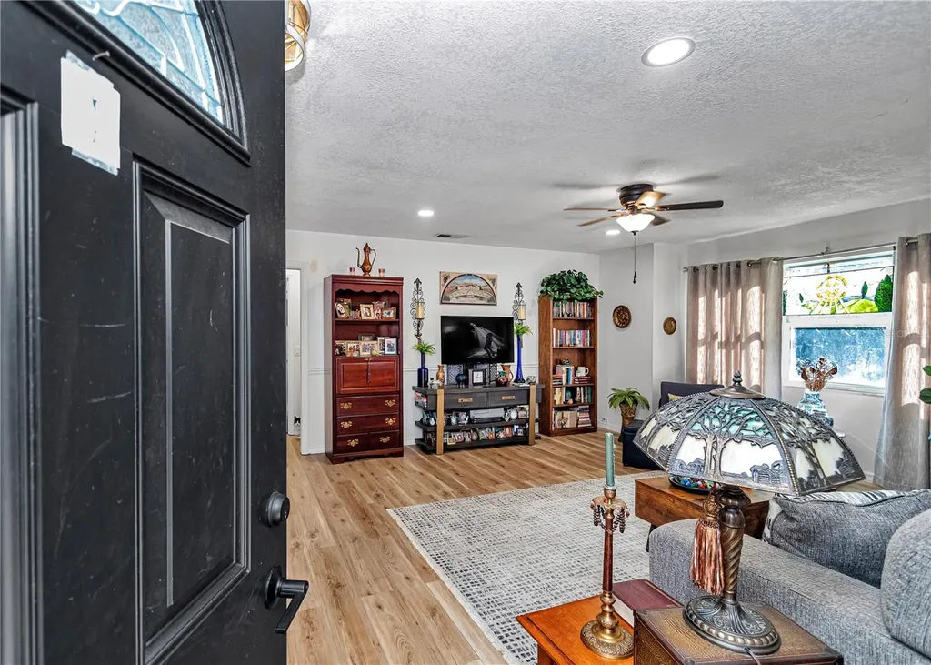 715 NE 12th Terrace Crystal River FL 34428