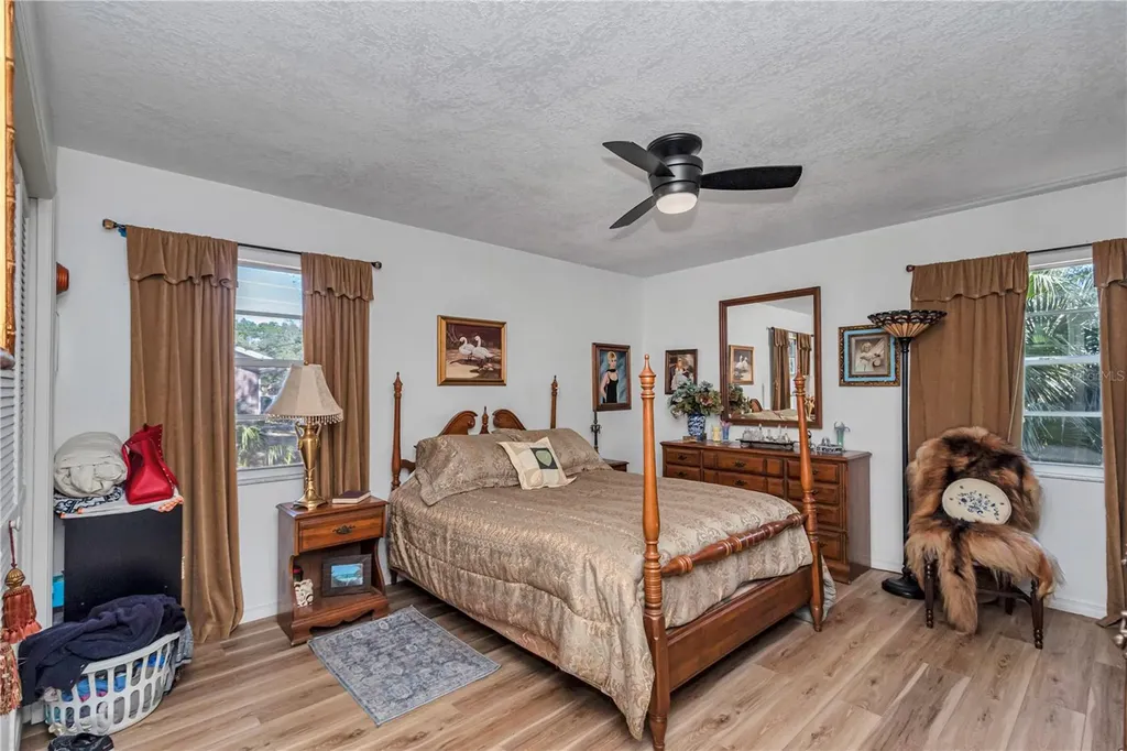 715 NE 12th Terrace Crystal River FL 34428