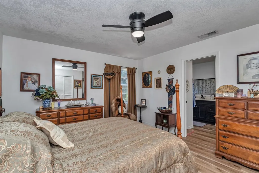 715 NE 12th Terrace Crystal River FL 34428