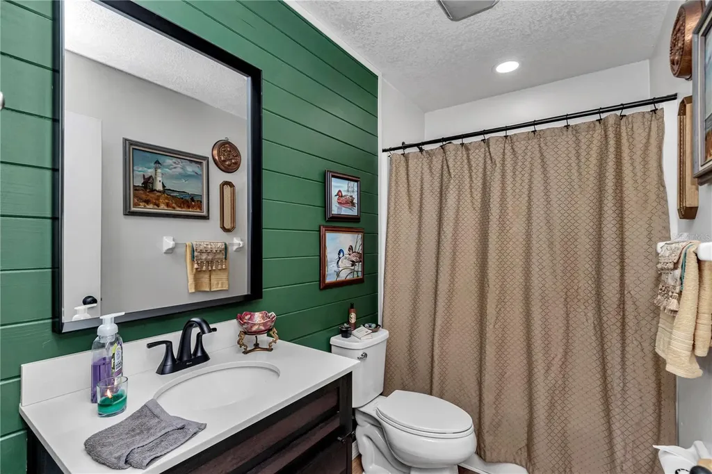 715 NE 12th Terrace Crystal River FL 34428