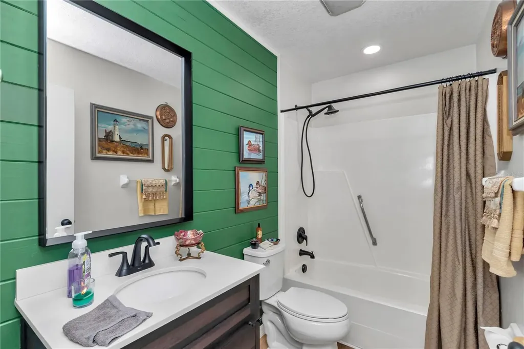 715 NE 12th Terrace Crystal River FL 34428